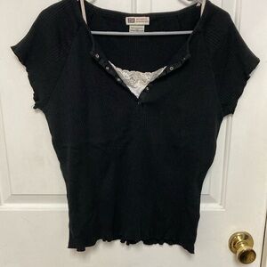 3/$20 bundle and save… 
Cute xl black and white top